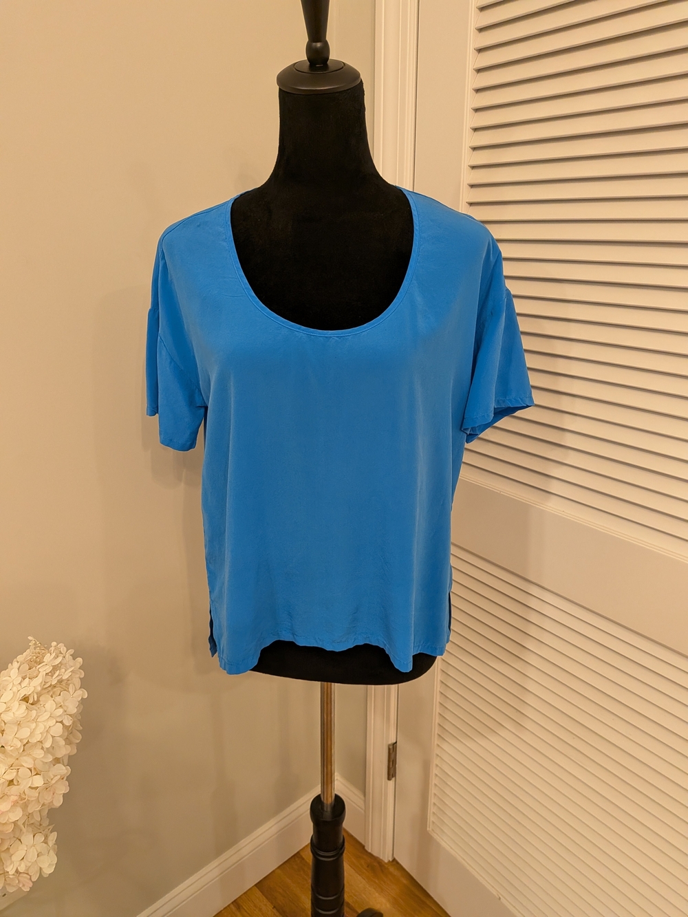 #1: Bella Luxx Women’s Blue Scoop Neck Short Sleeve Top Size XS
